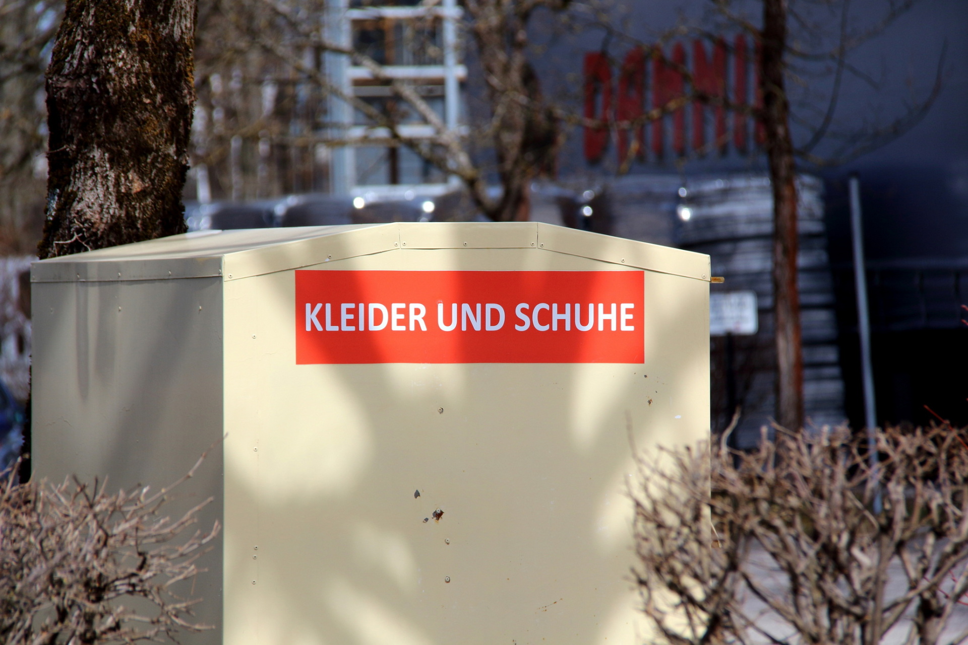 Symbolbild-Altkleidercontainer Symbolbild-Altkleidercontainer