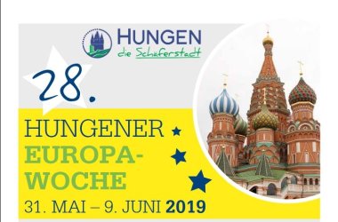 Europawochenzeitung 2019 Zeitungstitelseite mit russischer Kirche, Ball spielenden Kindern und Europawochenplakat mit Terminankündigungen
