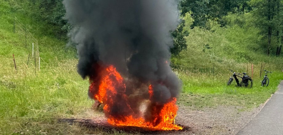Brand am Radweg nach Inheiden